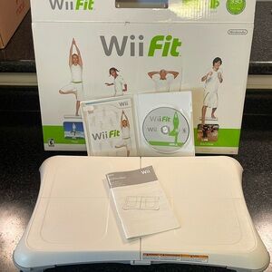 Nintendo Wii: Balance Board w/Wii Fit game